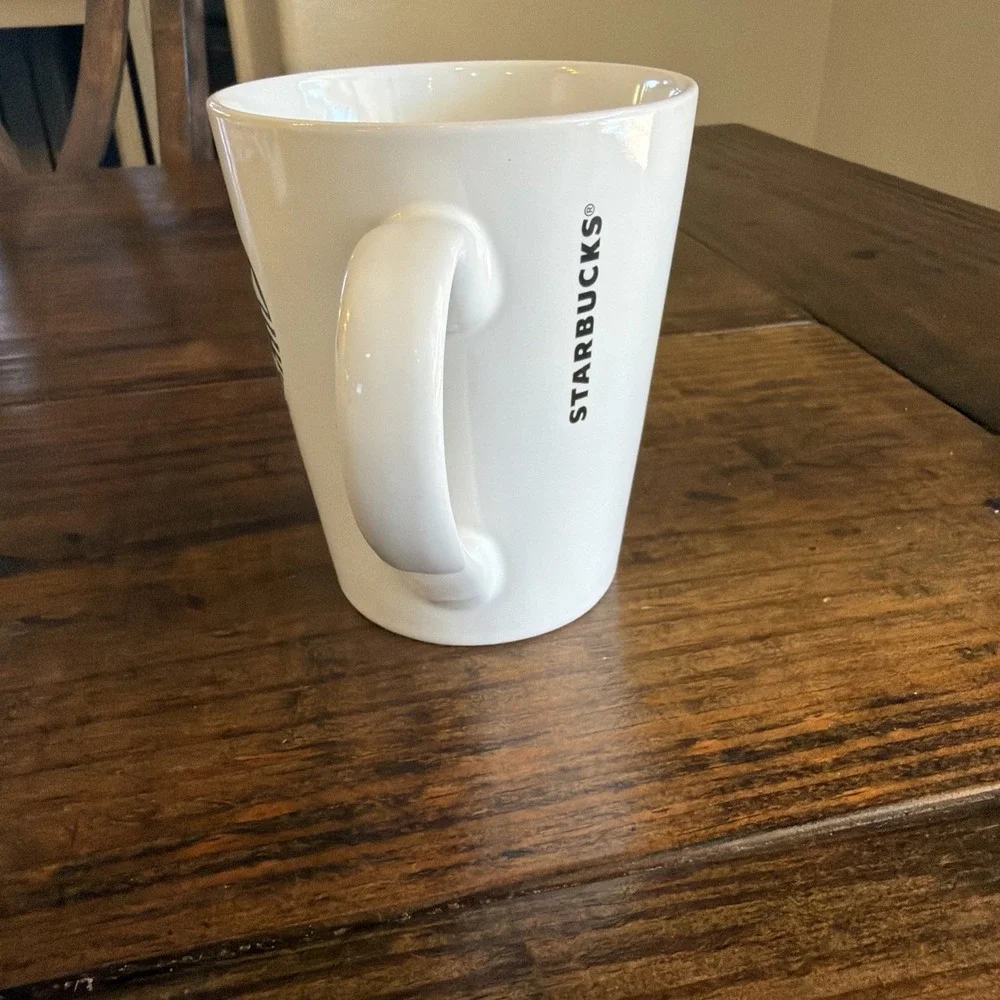 Starbucks 2017 White Green Siren Logo Coffee Mug 12 oz Ceramic